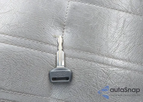 1990 Toyota Pickup 1/2 Ton Short Wheelbase из США, поврежденный, VIN JT4RN81R2L0041321